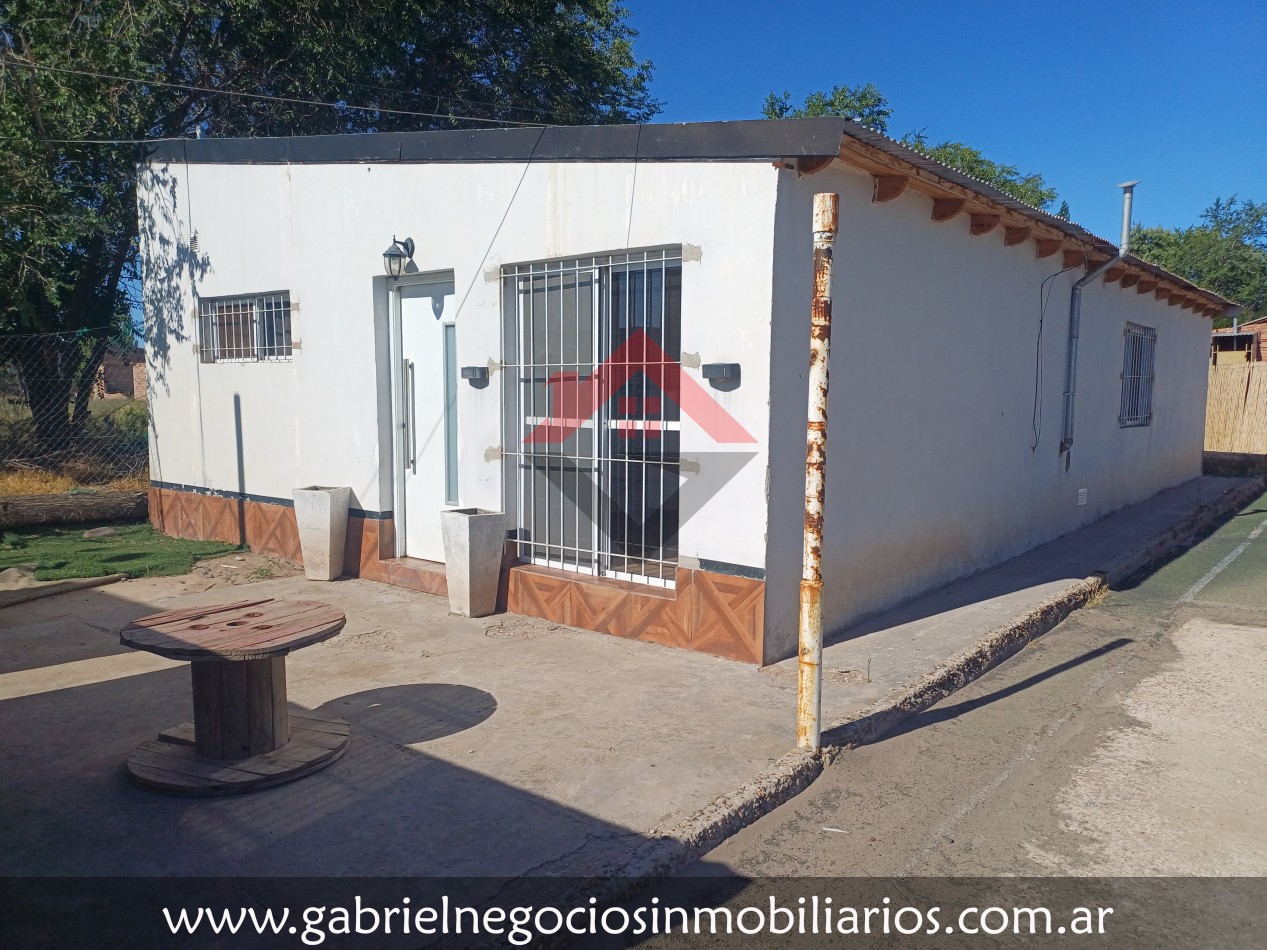 Casa con departamento  - En venta