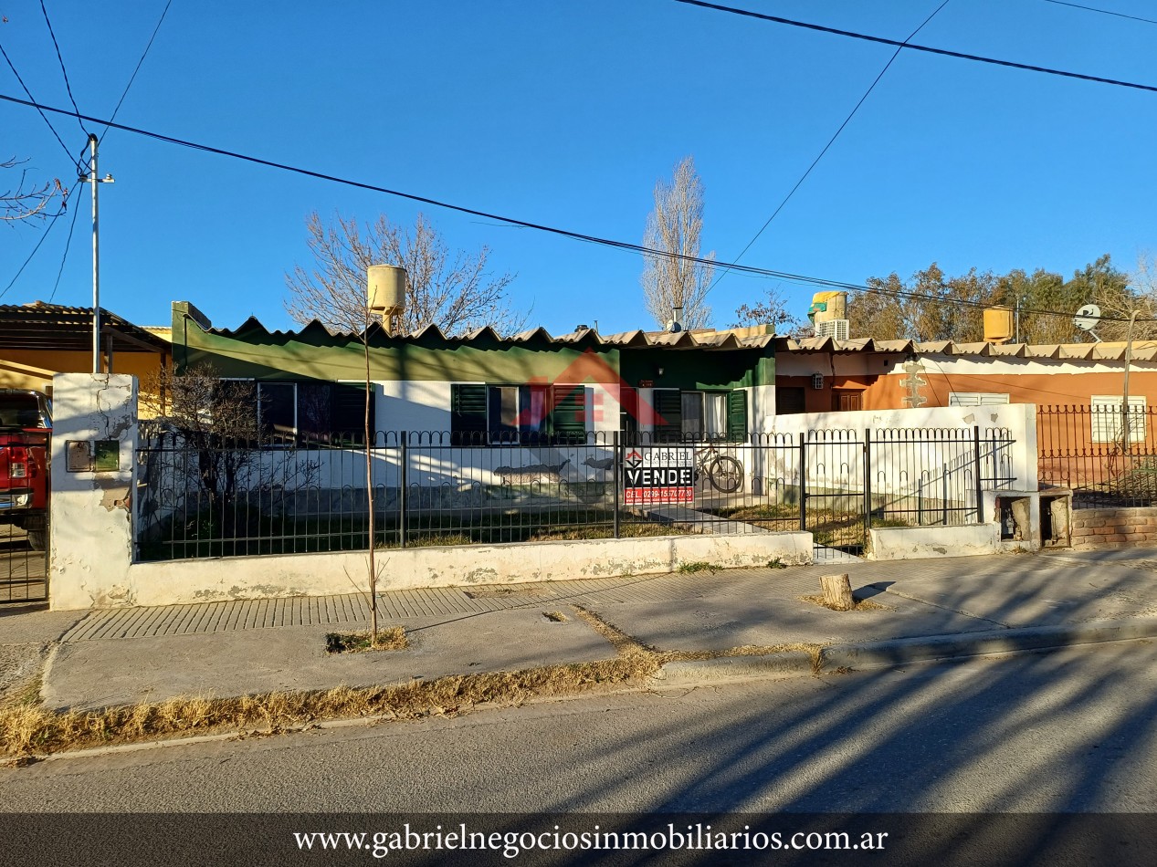 Casa en Venta - sobre calle Bernasconi