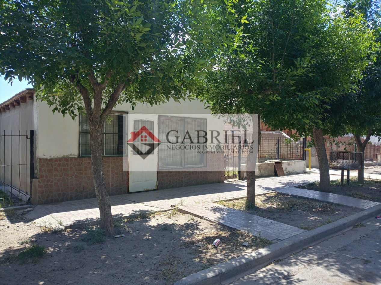 Casa sobre calle Celso Valla