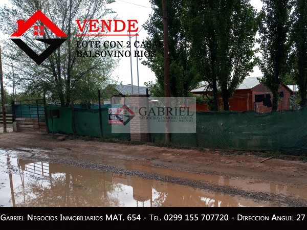 Terreno con 2 casas
