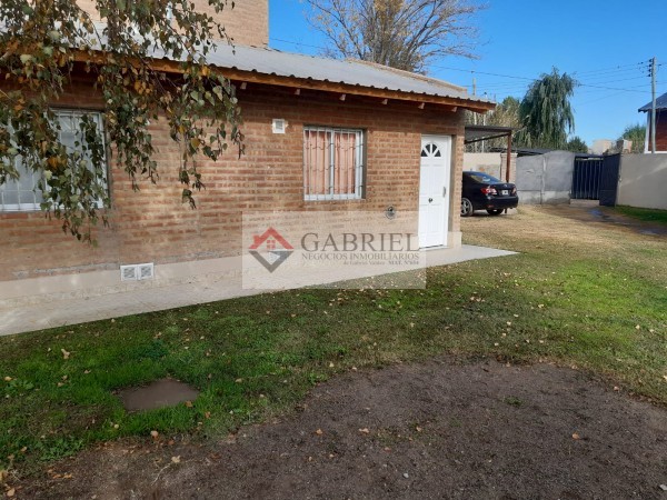 Se vende COMPLEJO de 7 departamentos - PLOTTIER