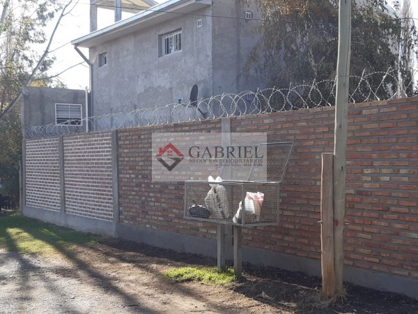 Se vende COMPLEJO de 7 departamentos - PLOTTIER