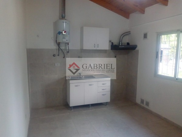 Se vende COMPLEJO de 7 departamentos - PLOTTIER